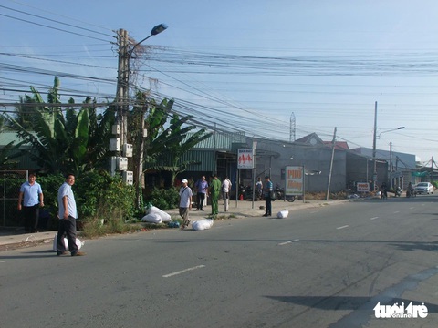 Truy bắt nhóm thanh niên xông vào quán nhậu chém chết người - Ảnh 1. Truy bắt nhóm thanh niên xông vào quán nhậu chém chết người - Ảnh 1.