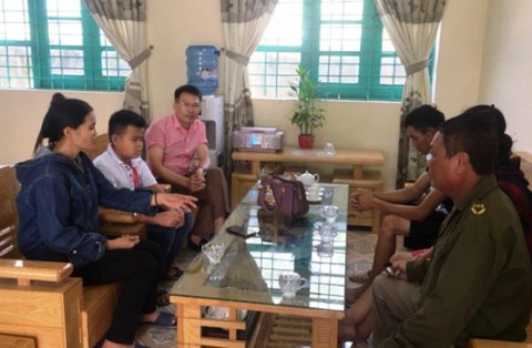 Học sinh lớp 7 nhặt được hơn 70 triệu đồng trả lại người mất - Ảnh 1. Học sinh lớp 7 nhặt được hơn 70 triệu đồng trả lại người mất - Ảnh 1.