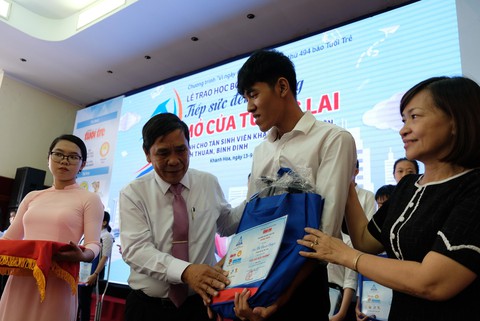 Những cuộc tiếp sức xúc động bất ngờ cùng Tiếp sức đến trường - Ảnh 6. Những cuộc tiếp sức xúc động bất ngờ cùng Tiếp sức đến trường - Ảnh 6.