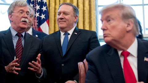 Ông Trump bác tin chọn ông Pompeo làm cố vấn an ninh, nói có 15 ứng viên - Ảnh 1. Ông Trump bác tin chọn ông Pompeo làm cố vấn an ninh, nói có 15 ứng viên - Ảnh 1.
