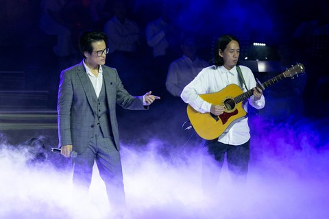 Live concert Truyện ngắn của Hà Anh Tuấn: trong trẻo và chân thành! - Ảnh 7. Live concert Truyện ngắn của Hà Anh Tuấn: trong trẻo và chân thành! - Ảnh 7.