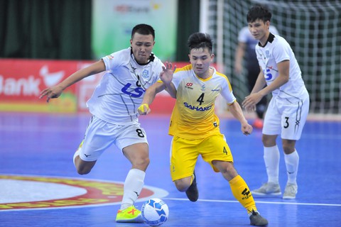 Cả ngàn khán giả xem trận đấu futsal giữa Thái Sơn Nam và Sahako - Ảnh 2. Cả ngàn khán giả xem trận đấu futsal giữa Thái Sơn Nam và Sahako - Ảnh 2.