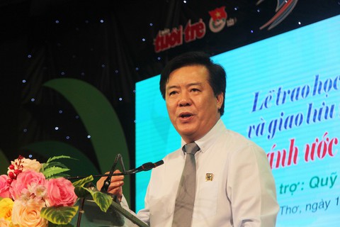 Tôi ướt cả hai chân mà vẫn vào được giảng đường - Ảnh 8. Tôi ướt cả hai chân mà vẫn vào được giảng đường - Ảnh 8.