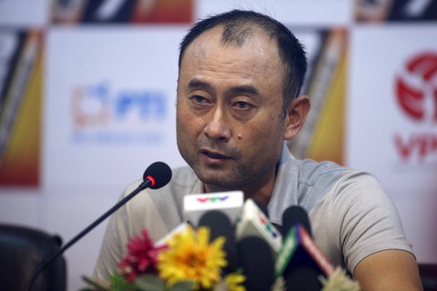 HLV Lee Tae Hoon: Tôi tin HAGL sẽ trụ hạng thành công - Ảnh 1. HLV Lee Tae Hoon: Tôi tin HAGL sẽ trụ hạng thành công - Ảnh 1.