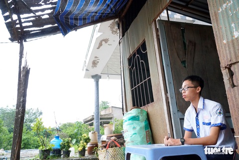 Cậu học trò 3 năm sống một mình trong ngôi nhà nát đậu đại học Công nghệ thông tin - Ảnh 3. Cậu học trò 3 năm sống một mình trong ngôi nhà nát đậu đại học Công nghệ thông tin - Ảnh 3.