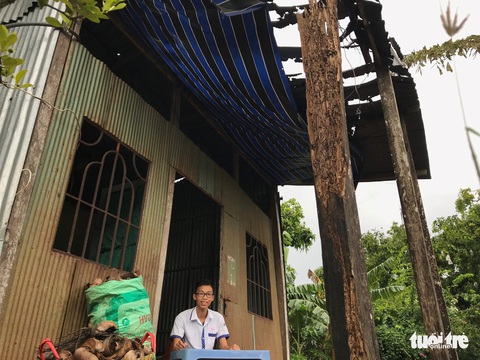 Cậu học trò 3 năm sống một mình trong ngôi nhà nát đậu đại học Công nghệ thông tin - Ảnh 7. Cậu học trò 3 năm sống một mình trong ngôi nhà nát đậu đại học Công nghệ thông tin - Ảnh 7.