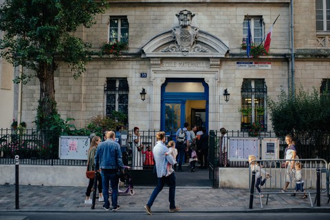 Paris lo nguy cơ nhiễm độc bởi 460 tấn chì bị cháy ở Nhà thờ Đức bà - Ảnh 2. Paris lo nguy cơ nhiễm độc bởi 460 tấn chì bị cháy ở Nhà thờ Đức bà - Ảnh 2.