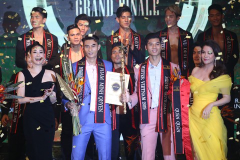 Quán quân Mister Việt Nam 2019 trị giá 1 tỉ đồng chia cho 2 người mẫu - Ảnh 1. Quán quân Mister Việt Nam 2019 trị giá 1 tỉ đồng chia cho 2 người mẫu - Ảnh 1.