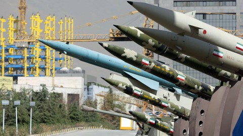 Iran tuyên bố sẵn sàng chiến tranh toàn diện với Mỹ - Ảnh 1. Iran tuyên bố sẵn sàng chiến tranh toàn diện với Mỹ - Ảnh 1.