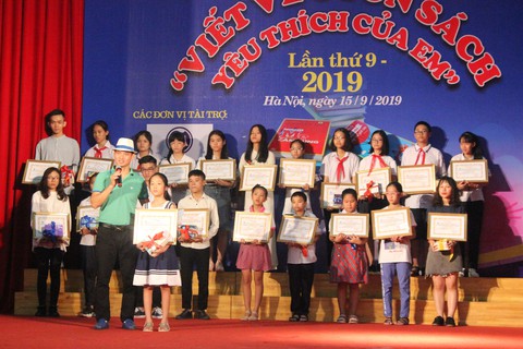 Viết về Trường Sa, học sinh lớp 5 giành giải nhất về cuốn sách yêu thích - Ảnh 1. Viết về Trường Sa, học sinh lớp 5 giành giải nhất về cuốn sách yêu thích - Ảnh 1.