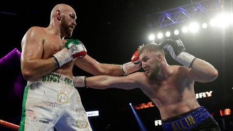Bị đấm rách mí mắt, Tyson Fury vẫn đánh bại Otto Wallin - Ảnh 2. Bị đấm rách mí mắt, Tyson Fury vẫn đánh bại Otto Wallin - Ảnh 2.