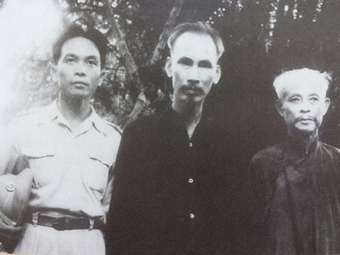 Hồ Chủ tịch mời cụ Bùi Bằng Đoàn giúp hưng lợi, trừ hại cho nước nhà - Ảnh 1. Hồ Chủ tịch mời cụ Bùi Bằng Đoàn giúp hưng lợi, trừ hại cho nước nhà - Ảnh 1.