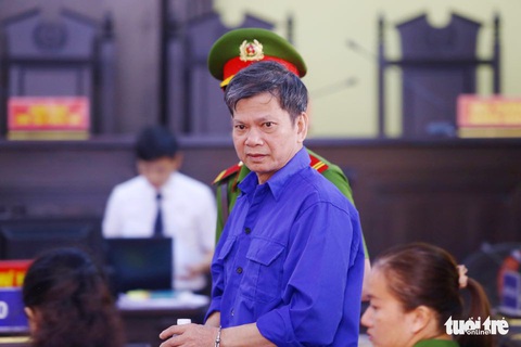 Hoãn phiên tòa xử vụ gian lận thi cử ở Sơn La vì nhiều người được triệu tập vắng mặt - Ảnh 1. Hoãn phiên tòa xử vụ gian lận thi cử ở Sơn La vì nhiều người được triệu tập vắng mặt - Ảnh 1.