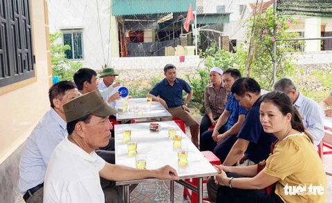 Thi thể ngư dân mắc kẹt trong khoang tàu chìm - Ảnh 1. Thi thể ngư dân mắc kẹt trong khoang tàu chìm - Ảnh 1.