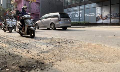 Hà Nội đang trong những ngày ô nhiễm không khí cao - Ảnh 2. Hà Nội đang trong những ngày ô nhiễm không khí cao - Ảnh 2.