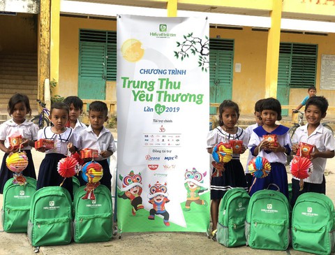 Mùa trăng thứ 10, Quỹ Hiểu về trái tim vui Trung thu cùng 3.500 em nhỏ - Ảnh 1. Mùa trăng thứ 10, Quỹ Hiểu về trái tim vui Trung thu cùng 3.500 em nhỏ - Ảnh 1.