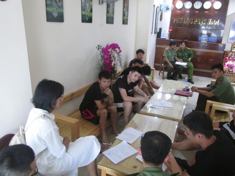 Phát hiện 34 người Trung Quốc bao khách sạn làm việc mờ ám? - Ảnh 1. Phát hiện 34 người Trung Quốc bao khách sạn làm việc mờ ám? - Ảnh 1.