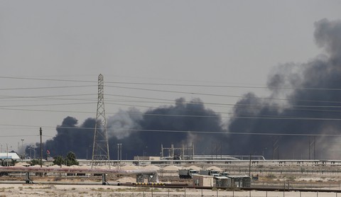 CNN: Tên lửa hành trình từ Iran tấn công nhà máy lọc dầu Saudi Arabia - Ảnh 1. CNN: Tên lửa hành trình từ Iran tấn công nhà máy lọc dầu Saudi Arabia - Ảnh 1.