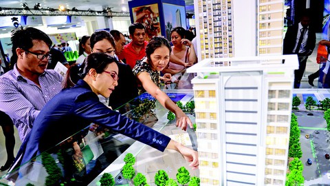 Muốn có nhà phải mua giấy tay...! - Ảnh 1. Muốn có nhà phải mua giấy tay...! - Ảnh 1.