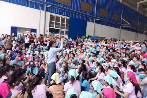 Công ty Hàn Quốc xin lỗi công nhân về phần ăn trưa nghi có dòi - Ảnh 3. Công ty Hàn Quốc xin lỗi công nhân về phần ăn trưa nghi có dòi - Ảnh 3.