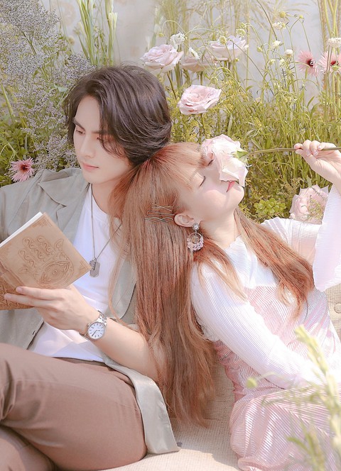 Đinh Hương mời mỹ nam Ice Panuwat Premmaneenan vào MV mới - Ảnh 3. Đinh Hương mời mỹ nam Ice Panuwat Premmaneenan vào MV mới - Ảnh 3.