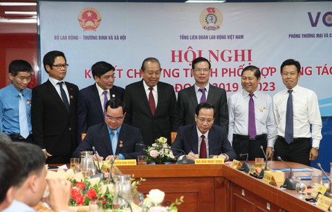 Nhiều chương trình hợp tác bảo vệ người lao động, doanh nghiệp - Ảnh 1. Nhiều chương trình hợp tác bảo vệ người lao động, doanh nghiệp - Ảnh 1.