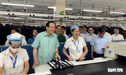 Ngành dệt may kiến nghị tuổi nghỉ hưu là 55 - Ảnh 1. Ngành dệt may kiến nghị tuổi nghỉ hưu là 55 - Ảnh 1.