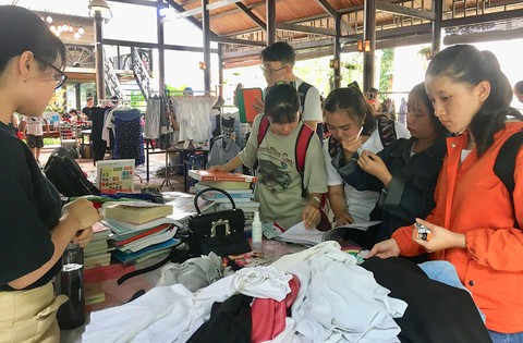 Mua bán, trao đổi đồ cũ: trend của người trẻ - Ảnh 1. Mua bán, trao đổi đồ cũ: trend của người trẻ - Ảnh 1.