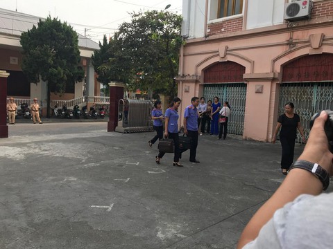 Hoãn tòa, triệu tập thêm 2 nhân chứng vụ án gian lận thi cử Hà Giang - Ảnh 3. Hoãn tòa, triệu tập thêm 2 nhân chứng vụ án gian lận thi cử Hà Giang - Ảnh 3.