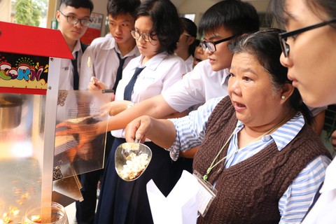 Học sinh làm bắp rang bơ để... học hóa - Ảnh 8. Học sinh làm bắp rang bơ để... học hóa - Ảnh 8.