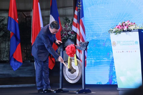 Ông chủ Nhật Cường Mobile bị Interpol truy nã đỏ - Ảnh 2. Ông chủ Nhật Cường Mobile bị Interpol truy nã đỏ - Ảnh 2.