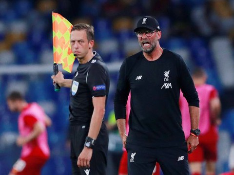 HLV Jurgen Klopp: ‘Cầu thủ ngã xuống trước khi va chạm thì không thể có phạt đền’ - Ảnh 1. HLV Jurgen Klopp: ‘Cầu thủ ngã xuống trước khi va chạm thì không thể có phạt đền’ - Ảnh 1.