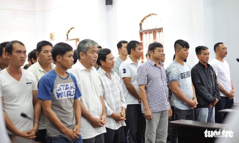 Vụ buôn gỗ của Phượng ‘râu’: cán bộ nhận tiền trong sáng - Ảnh 1. Vụ buôn gỗ của Phượng ‘râu’: cán bộ nhận tiền trong sáng - Ảnh 1.