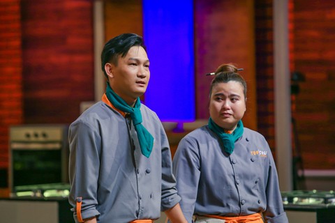 Hoàng Vương là thí sinh đầu tiên cuốn dao rời Top chef Vietnam 2019 - Ảnh 1. Hoàng Vương là thí sinh đầu tiên cuốn dao rời Top chef Vietnam 2019 - Ảnh 1.
