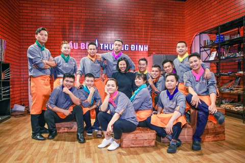 Hoàng Vương là thí sinh đầu tiên cuốn dao rời Top chef Vietnam 2019 - Ảnh 5. Hoàng Vương là thí sinh đầu tiên cuốn dao rời Top chef Vietnam 2019 - Ảnh 5.