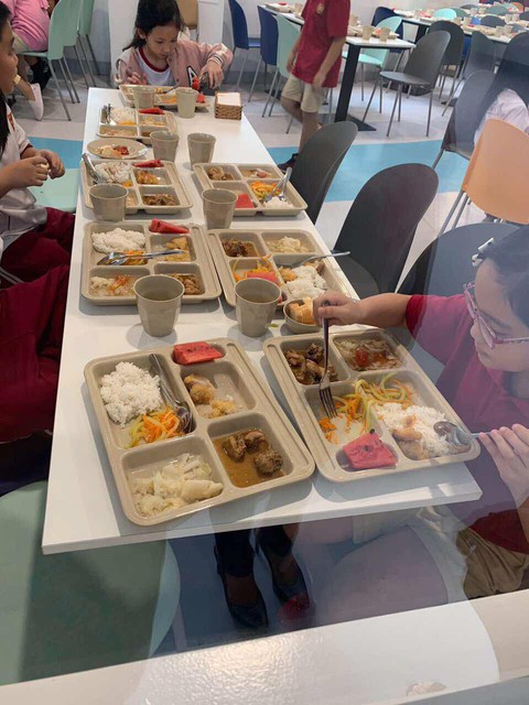 Trường Việt Úc hứa kiểm tra ngay tố cáo cắt xén phần ăn của học sinh - Ảnh 1. Trường Việt Úc hứa kiểm tra ngay tố cáo cắt xén phần ăn của học sinh - Ảnh 1.
