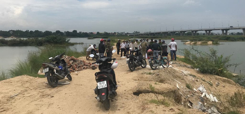 Sụt hố cát, nam sinh lớp 9 đuối nước tử vong - Ảnh 1. Sụt hố cát, nam sinh lớp 9 đuối nước tử vong - Ảnh 1.