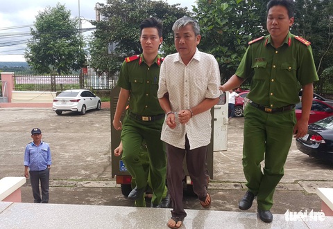 Phạt trùm gỗ lậu Phượng ‘râu’ 8 năm 6 tháng tù - Ảnh 4. Phạt trùm gỗ lậu Phượng ‘râu’ 8 năm 6 tháng tù - Ảnh 4.
