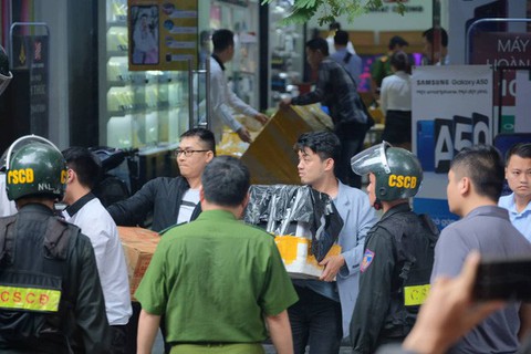 Ông chủ Nhật Cường Mobile bị truy nã đỏ, thế nào là truy nã đỏ? - Ảnh 1. Ông chủ Nhật Cường Mobile bị truy nã đỏ, thế nào là truy nã đỏ? - Ảnh 1.