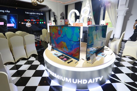 TCL ra mắt tivi Premium UHD AI C8 với công nghệ AI - Ảnh 2. TCL ra mắt tivi Premium UHD AI C8 với công nghệ AI - Ảnh 2.