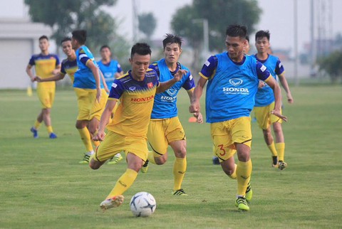 Đội tuyển U22 Việt Nam đá giao hữu với U22 UAE - Ảnh 1. Đội tuyển U22 Việt Nam đá giao hữu với U22 UAE - Ảnh 1.