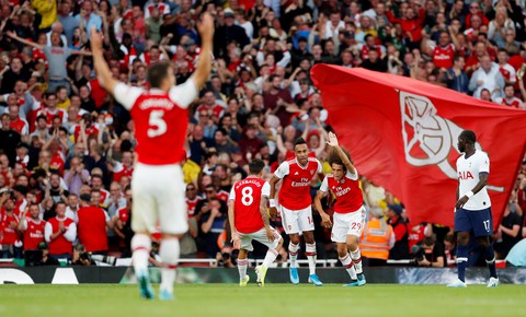 Arsenal hòa Tottenham dù bị đối thủ dẫn trước hai bàn - Ảnh 2. Arsenal hòa Tottenham dù bị đối thủ dẫn trước hai bàn - Ảnh 2.