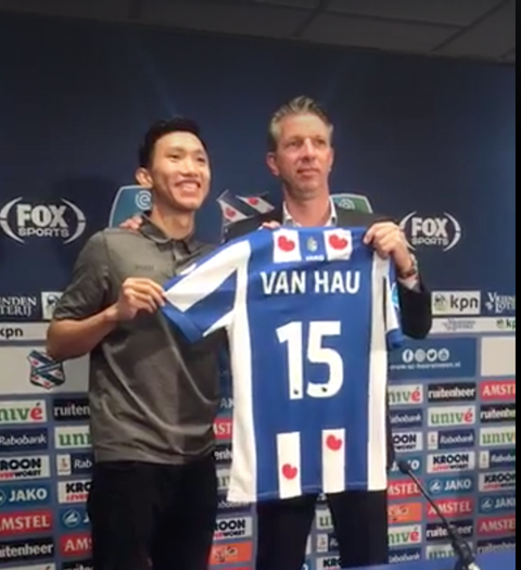 Văn Hậu chính thức ra mắt CLB Heerenveen, hứa cố gắng vì người hâm mộ - Ảnh 1. Văn Hậu chính thức ra mắt CLB Heerenveen, hứa cố gắng vì người hâm mộ - Ảnh 1.