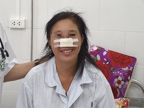 Bệnh nhân bị vi khuẩn Whitmore ăn mũi được ra viện - Ảnh 1. Bệnh nhân bị vi khuẩn Whitmore ăn mũi được ra viện - Ảnh 1.
