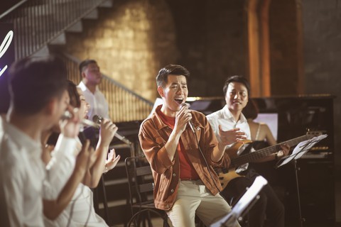 Hồ Trung Dũng ra mắt The Songbook kỉ niệm 10 năm ca hát - Ảnh 2. Hồ Trung Dũng ra mắt The Songbook kỉ niệm 10 năm ca hát - Ảnh 2.