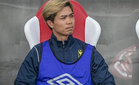 Công Phượng lần thứ ba liên tiếp bị Sint-Truiden ngó lơ, CĐV kêu ‘về nhà đi’ - Ảnh 1. Công Phượng lần thứ ba liên tiếp bị Sint-Truiden ngó lơ, CĐV kêu ‘về nhà đi’ - Ảnh 1.