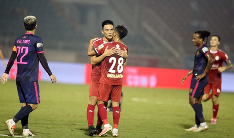 Derby buồn tẻ trên sân Thống Nhất dù có đến 5 bàn thắng - Ảnh 3. Derby buồn tẻ trên sân Thống Nhất dù có đến 5 bàn thắng - Ảnh 3.
