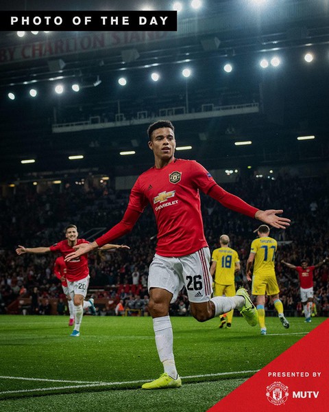 CĐV Manchester United phát cuồng với khoảnh khắc làm nên lịch sử của Greenwood - Ảnh 1. CĐV Manchester United phát cuồng với khoảnh khắc làm nên lịch sử của Greenwood - Ảnh 1.