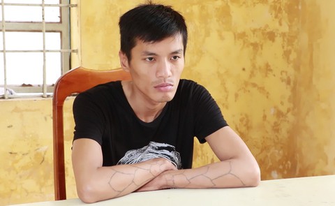 Tàng trữ ma túy còn thủ thêm súng tự chế trong phòng trọ - Ảnh 1. Tàng trữ ma túy còn thủ thêm súng tự chế trong phòng trọ - Ảnh 1.