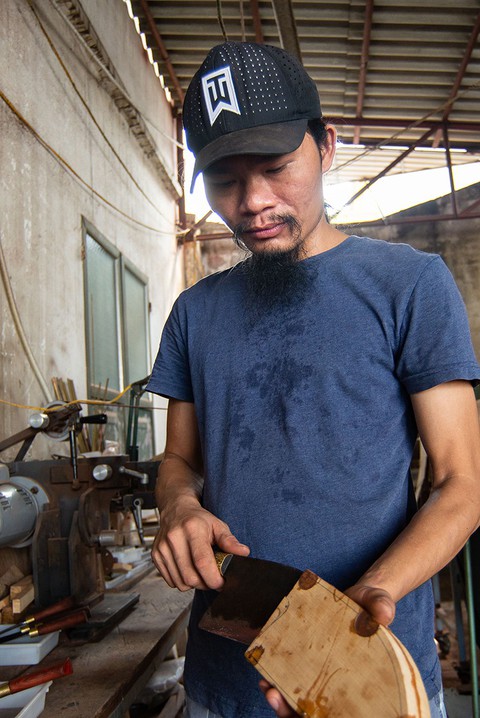 Lửa nghề truyền mãi ngàn sau - Kỳ 5: Chàng thợ rèn lãng tử - Ảnh 4. Lửa nghề truyền mãi ngàn sau - Kỳ 5: Chàng thợ rèn lãng tử - Ảnh 4.